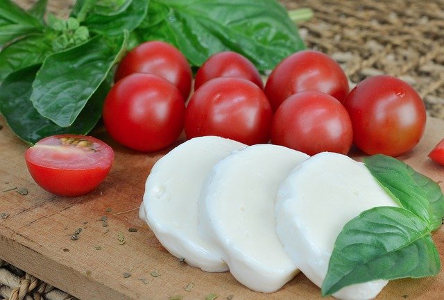 mozzarella and tomatoes